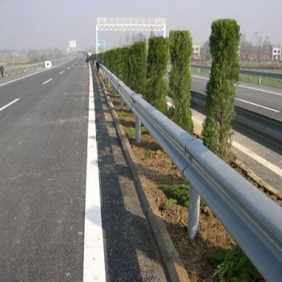 云南红河州公路波形梁护栏板厂家送货安装