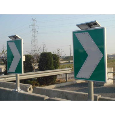 赣州600*800交通指示牌太阳能诱导标志牌led交通标志牌